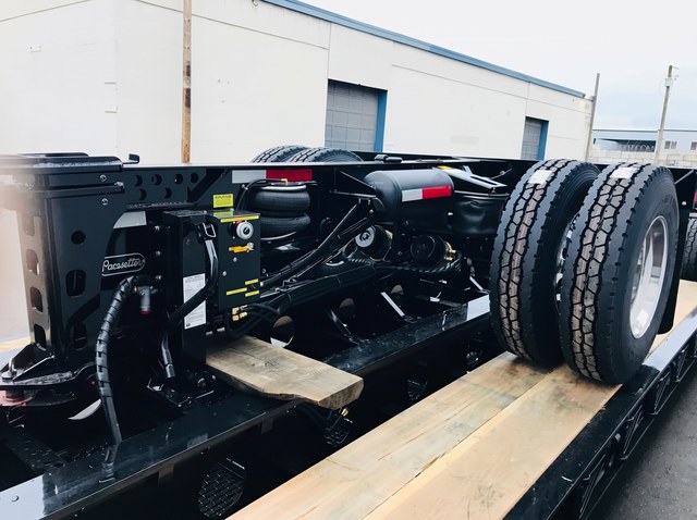 Opposite three-quarter view of the Sling Shot booster air suspension and frame.