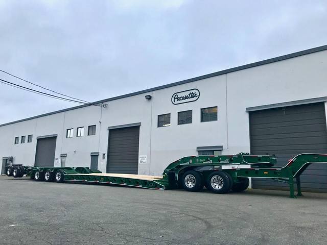 Green 65 ton lowbed train with jeep, tri-axle bed and tandem booster, photo 3 of 12