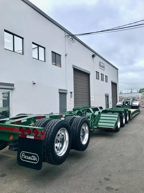 Green 65 ton lowbed train with jeep, tri-axle bed and tandem booster, photo 10 of 12