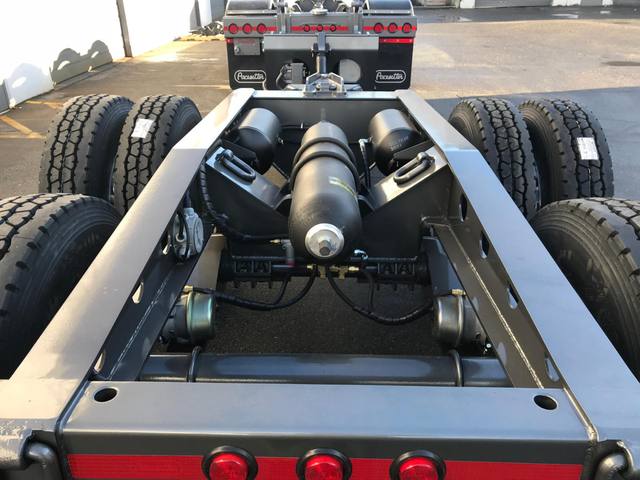 Gray two axle nitrogen booster with Honda power pack and nitrogen cylinders, photo 4 of 10